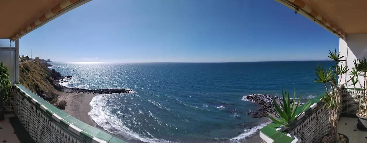 Apartamento En Playa Semi-Privada Benalmadena