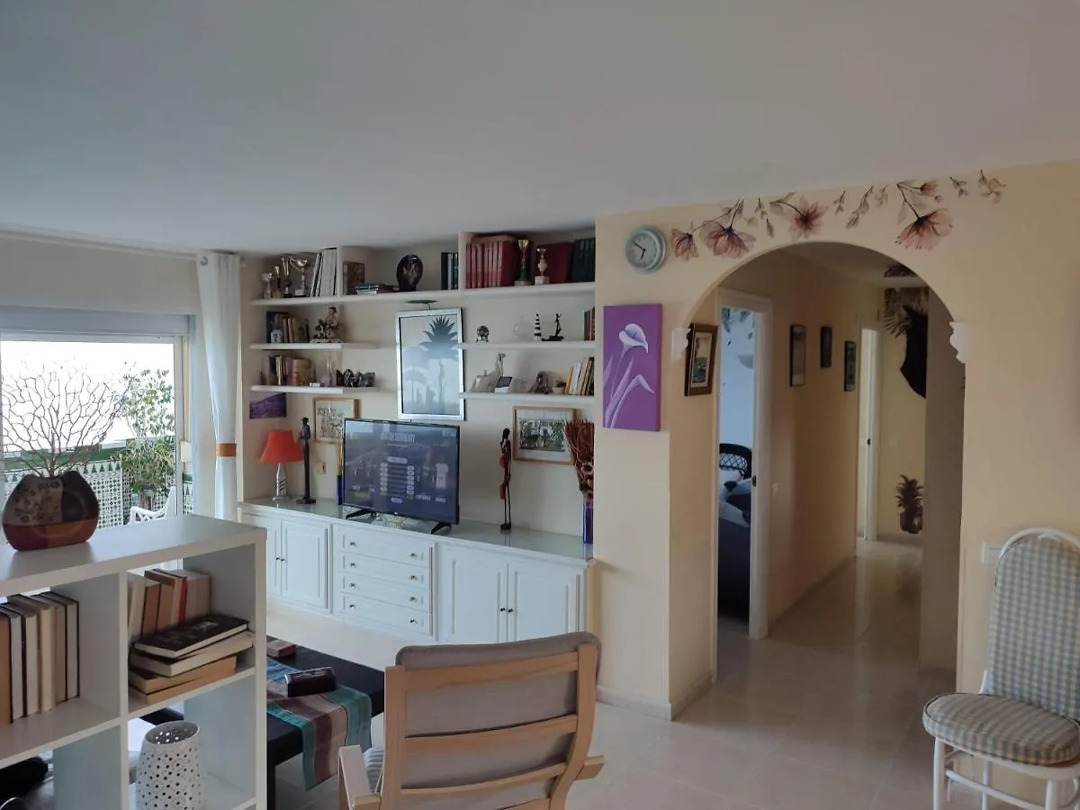 Apartamento En Playa Semi-Privada Benalmadena