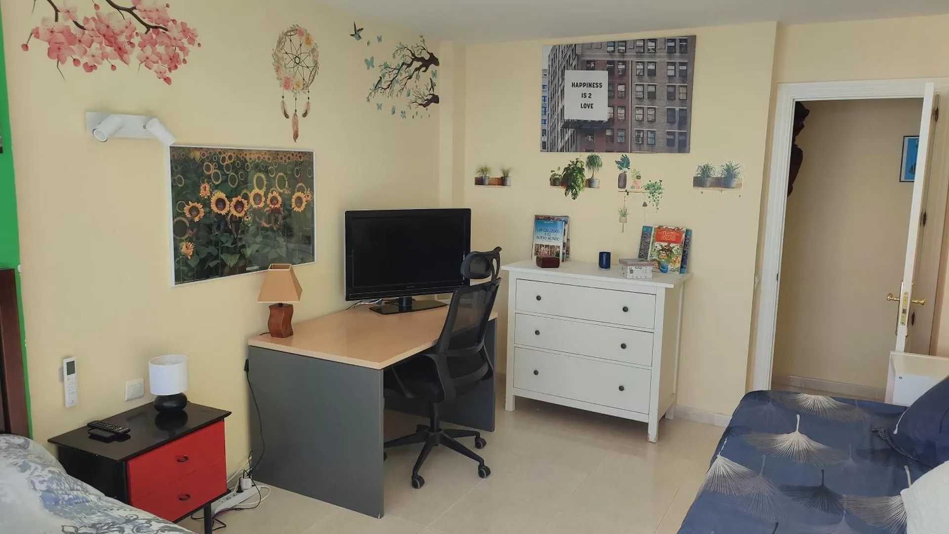 Apartamento En Playa Semi-Privada Benalmadena Spain