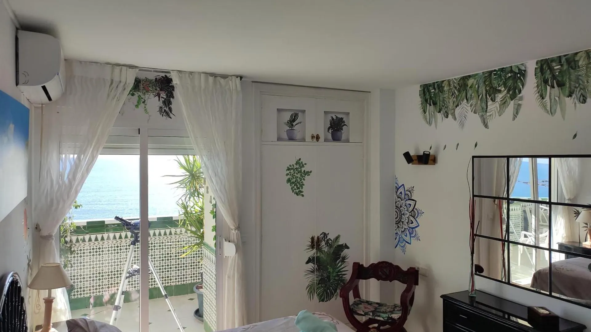 Apartamento En Playa Semi-Privada Benalmadena