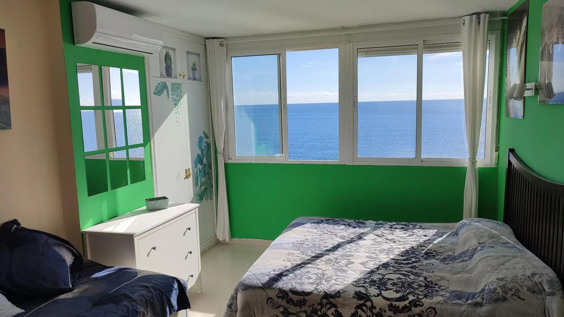 Apartamento En Playa Semi-Privada Benalmadena 0*,