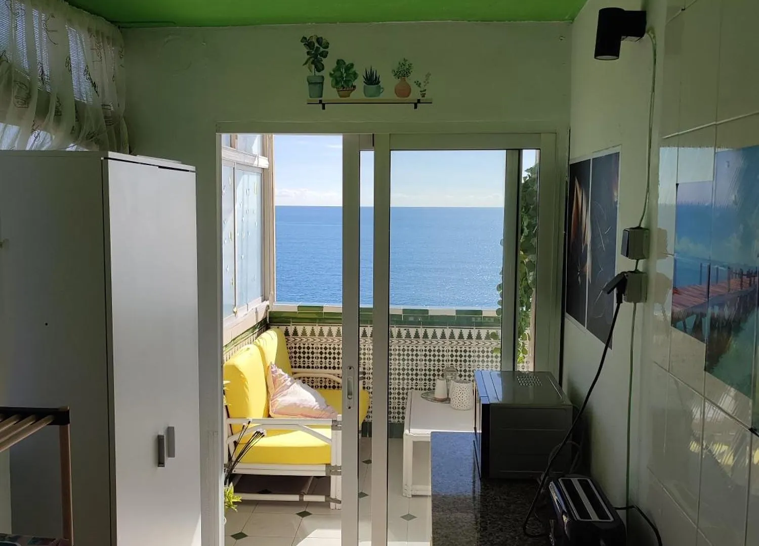 Apartamento En Playa Semi-Privada Benalmadena