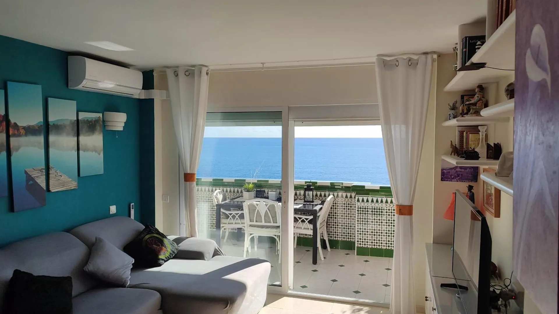Apartamento En Playa Semi-Privada Benalmadena Spain