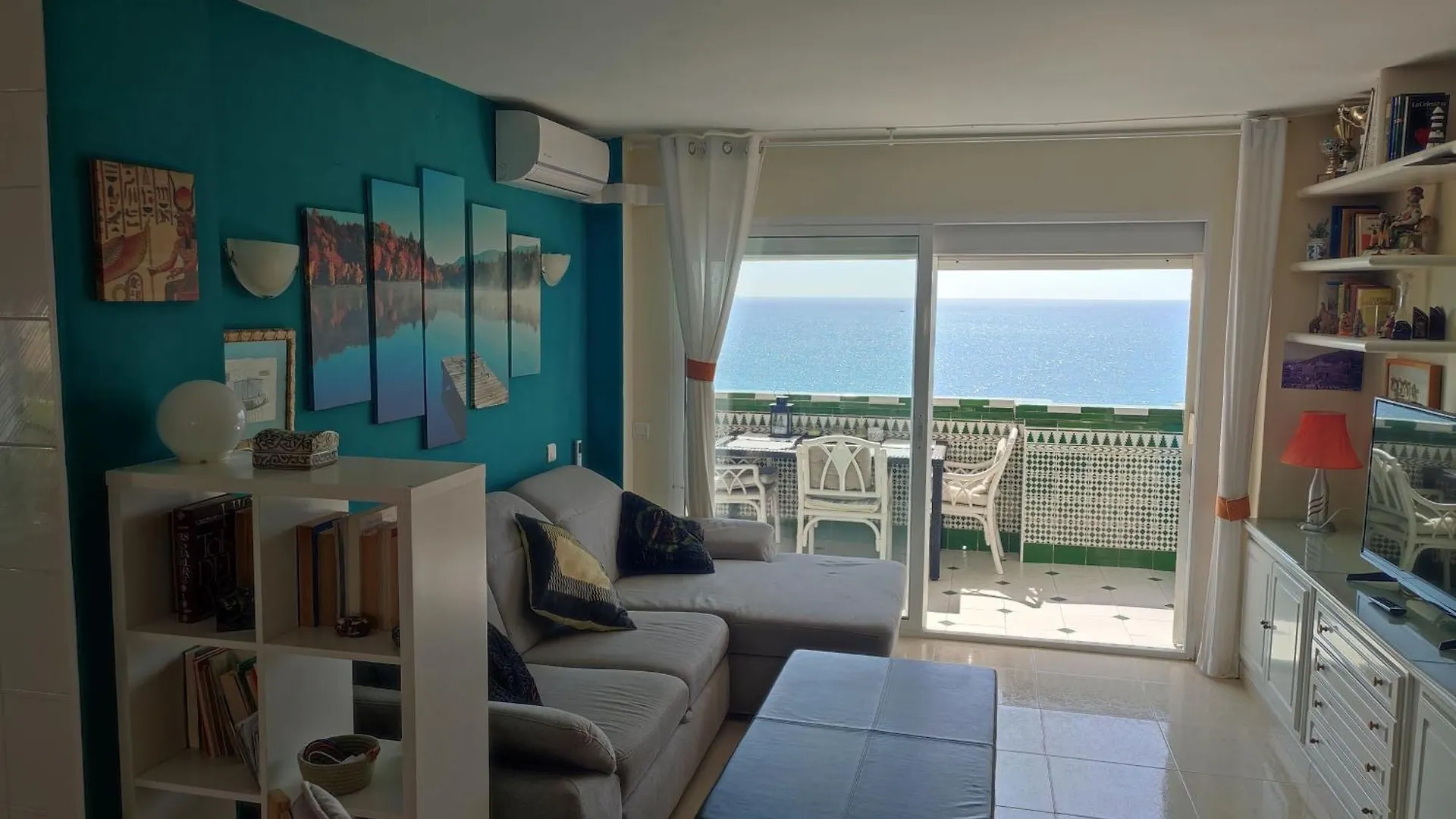 Apartamento En Playa Semi-Privada Benalmadena