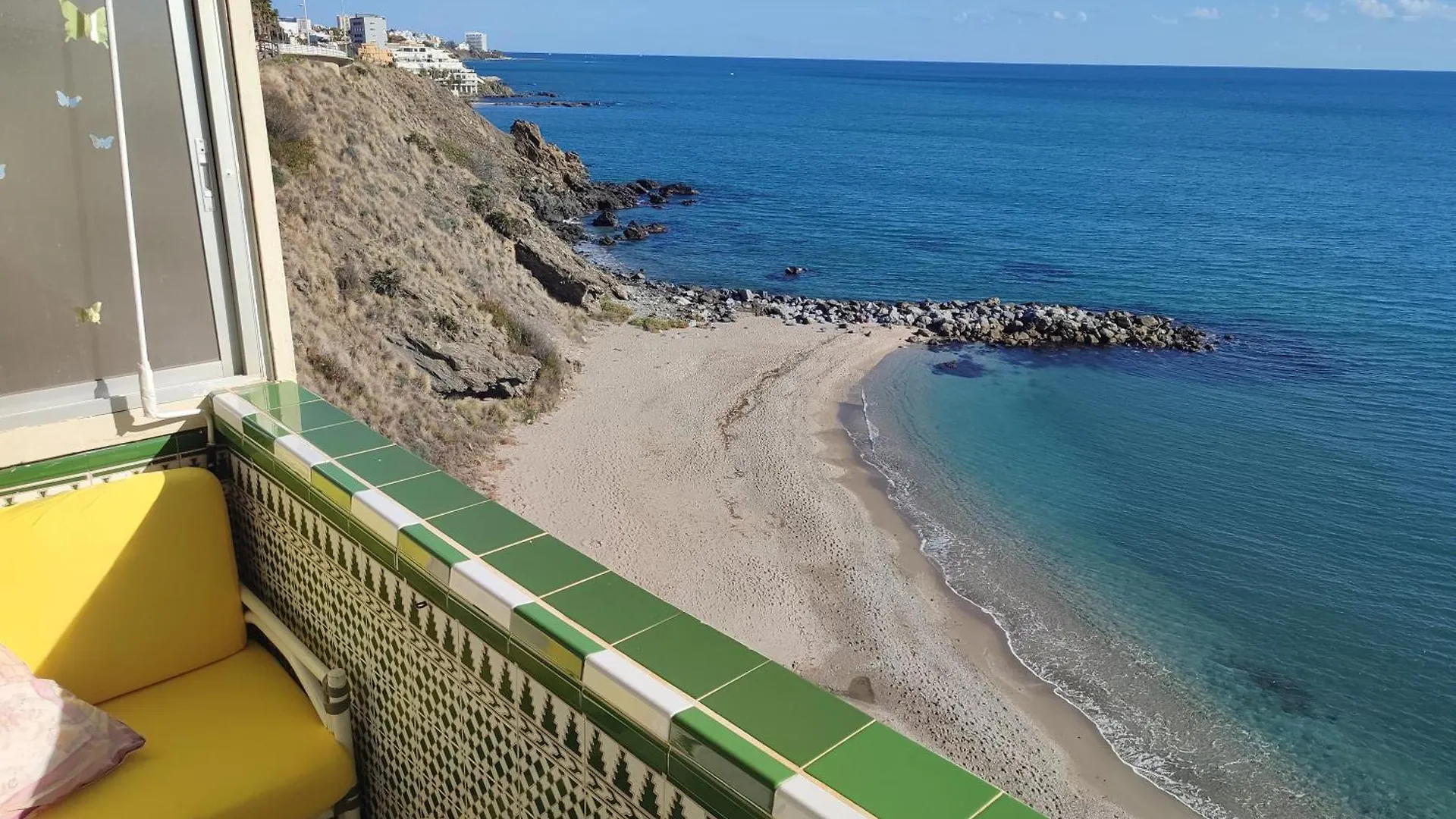 Apartamento En Playa Semi-Privada Benalmadena Spain